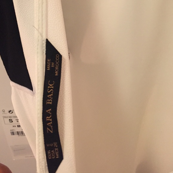 Zara basics white and black accent tank - Picture 4 of 4